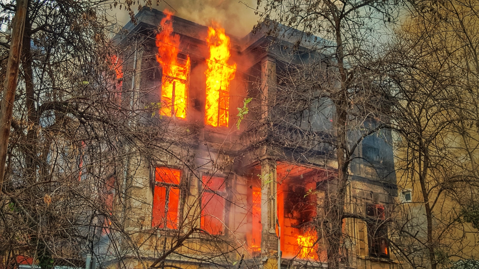 incendio di edificio